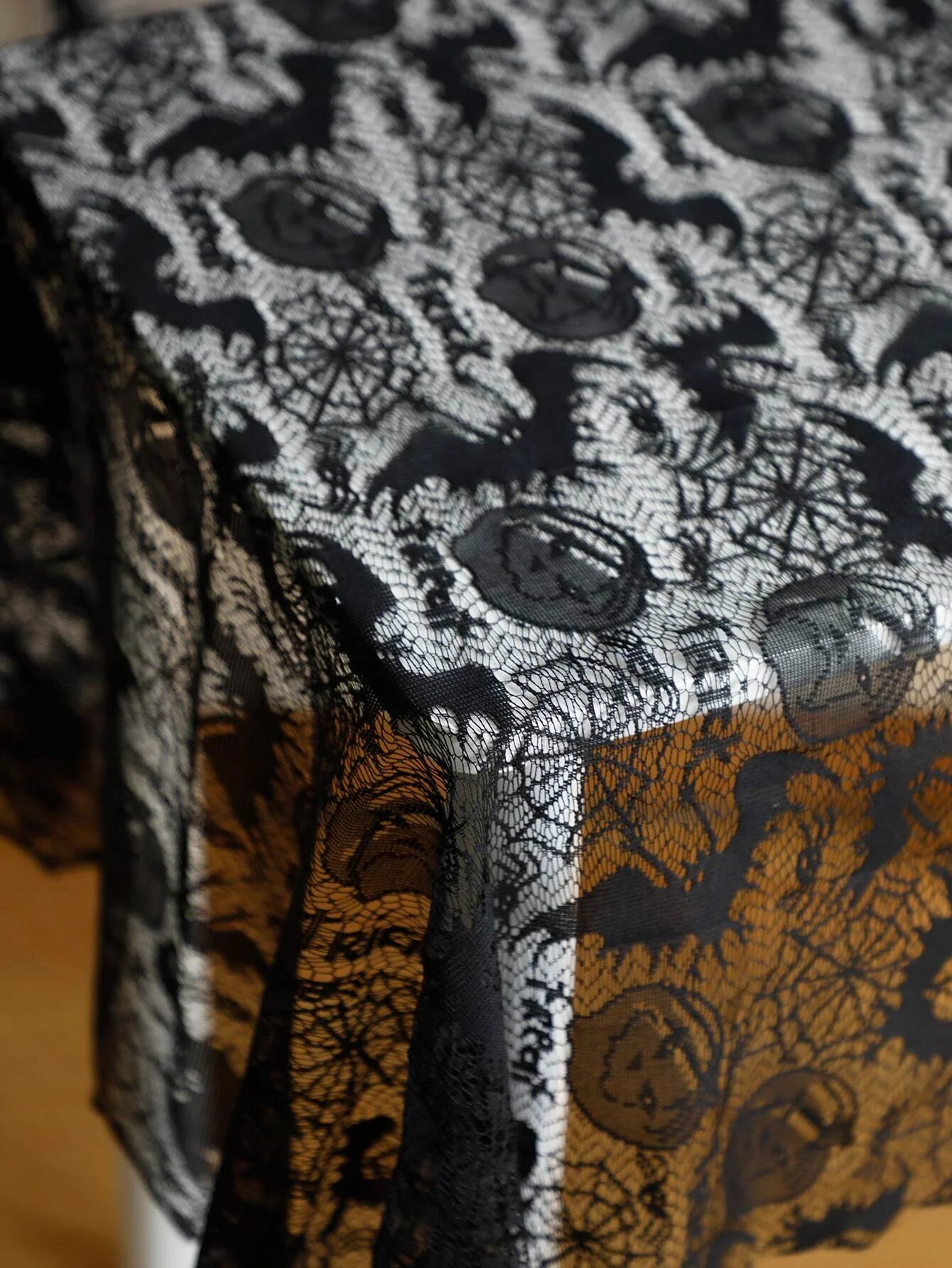 Gothic Halloween Lace Table Décor